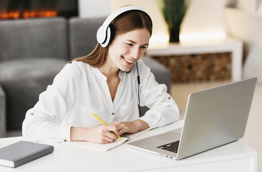 woman on laptop